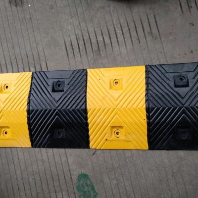 百色橡胶减速带铸钢减速带经销商