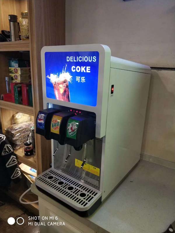 火锅店烤肉店自助餐可乐机果汁机成本
