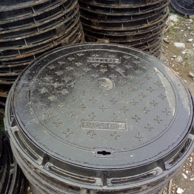 球墨铸铁圆井盖C250(800*900),现款现货，窨井盖