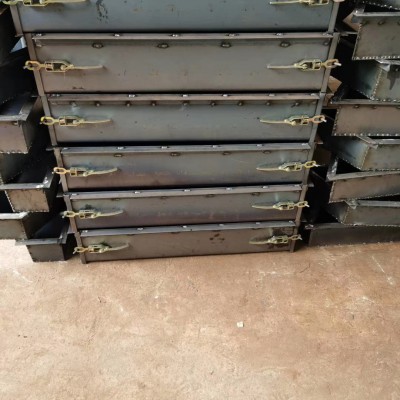 防撞墙钢模具生产厂家— 防撞墙钢模具订制