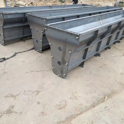 中央隔离带模具 隔离墩模具 防撞墩模具 凯亚模具厂家