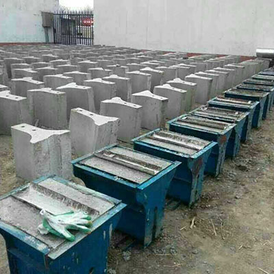 马路隔离墩模具 混凝土隔离墩模具 可来图定制 鑫译德模具
