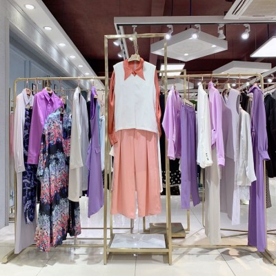 匠人谷春装品牌折扣女装 惠黛女装露黛尔羽绒服专柜货源