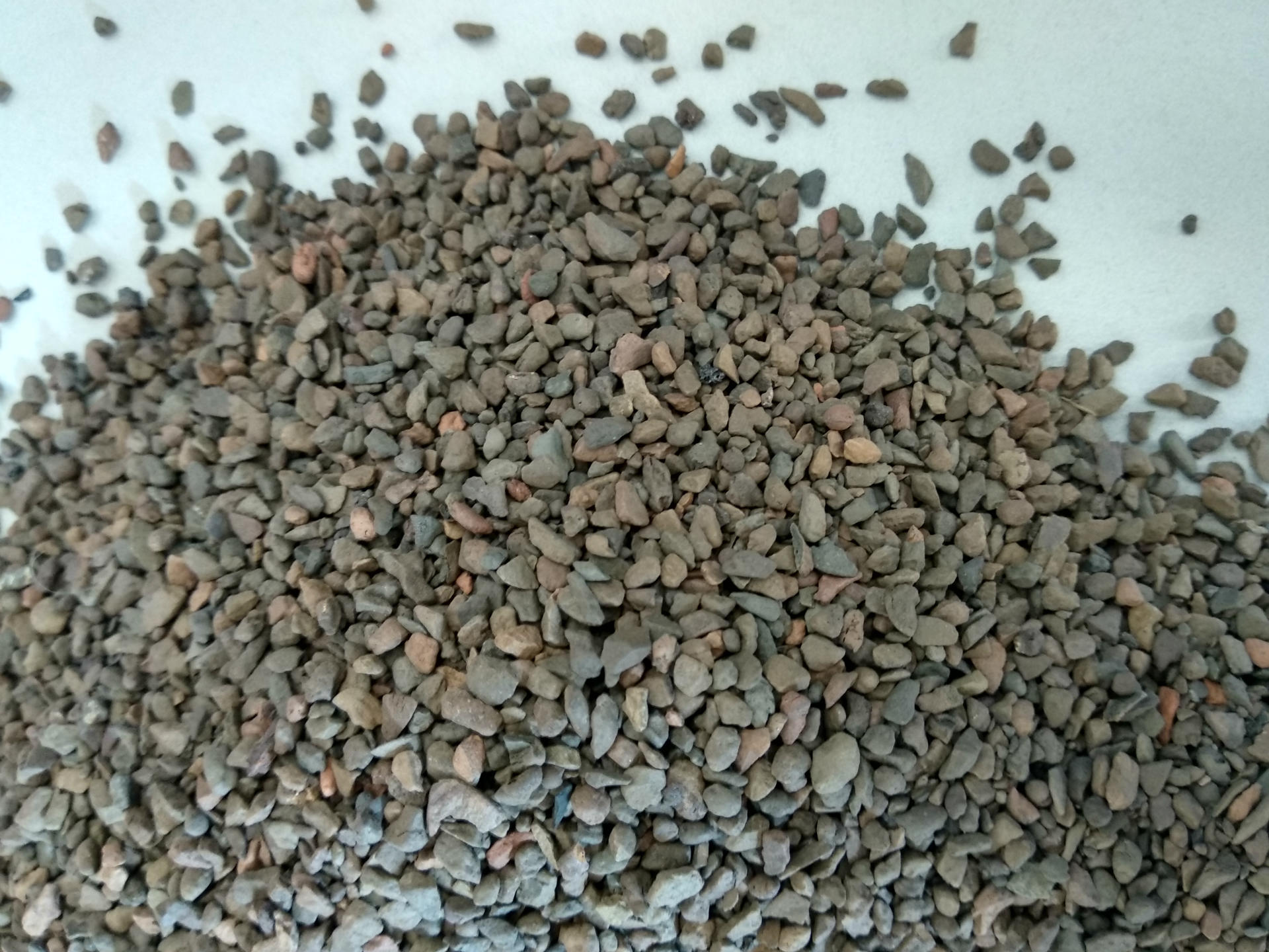 截污力强的生物页岩陶粒滤料 天然环保页岩颗粒滤料