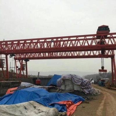 广西贺州龙门吊厂家五台双梁龙门吊进场广西