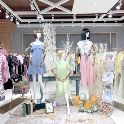 尤西子夏折扣店女装品牌 欧海一生女装外套尾货剪标