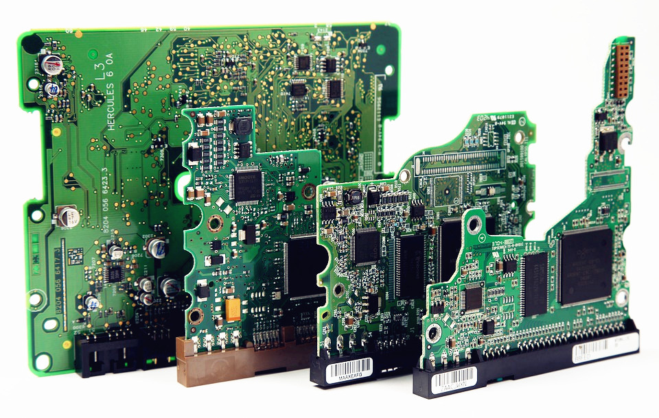 LCD显示面板电路板打样—PCBA代工代料