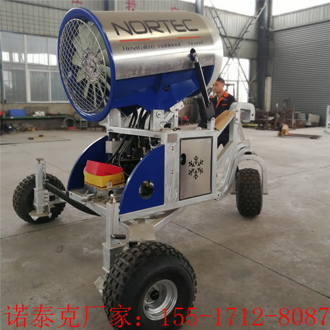 室外雪场使用制雪机开机调试 人工造雪机设备水平360度旋转