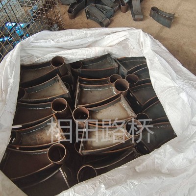 公路防撞墙栏杆立柱 河道围栏隔离扶手 护栏牛角弯头支架