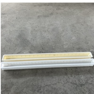 石济铁路栅栏模具-安平钢丝网立柱模具