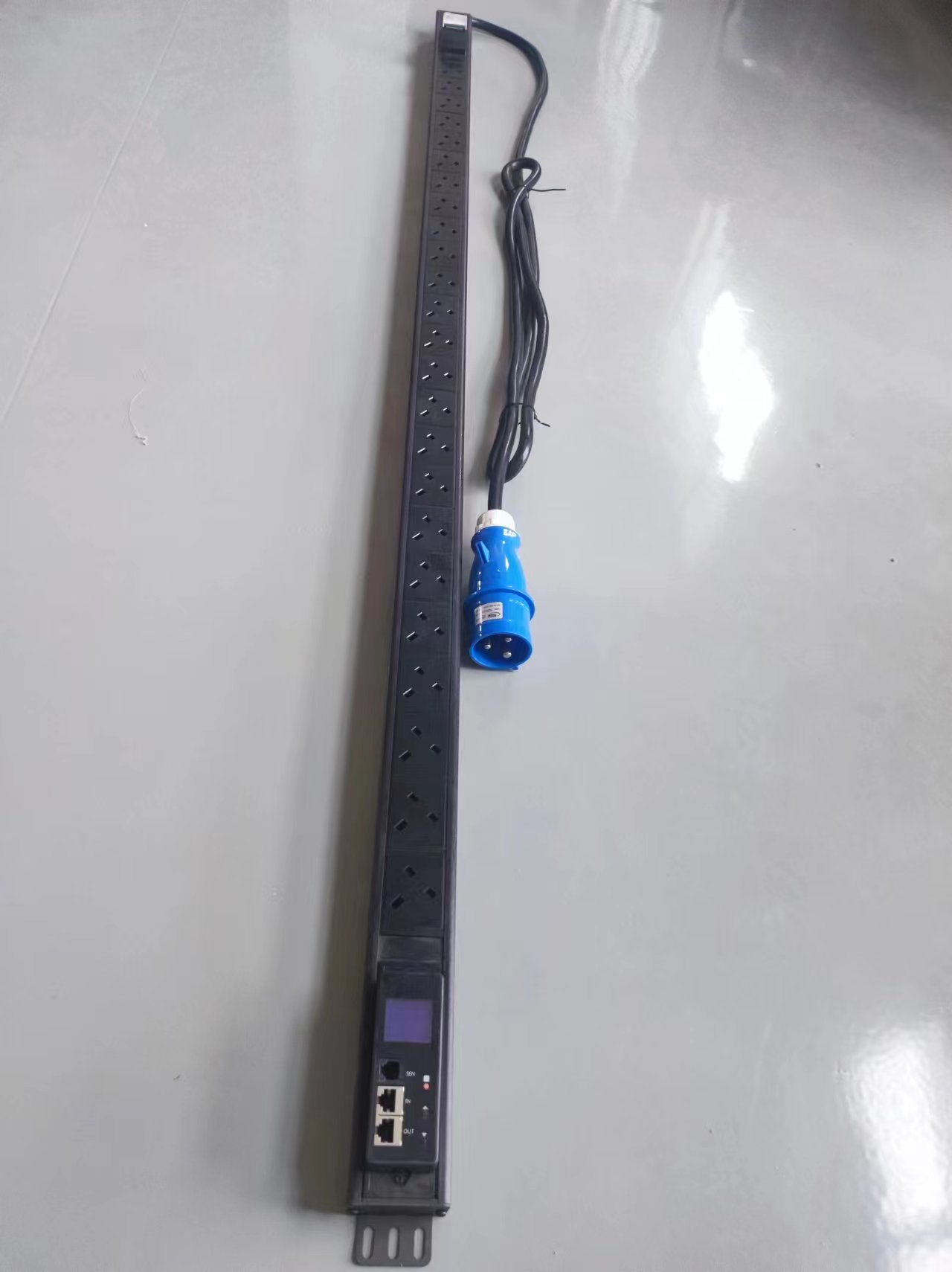 工业PDU、一体化机柜隔离保护单元