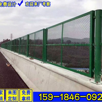 高速公路隔离网 钢板网防眩网厂家 惠州菱形孔护栏网高度
