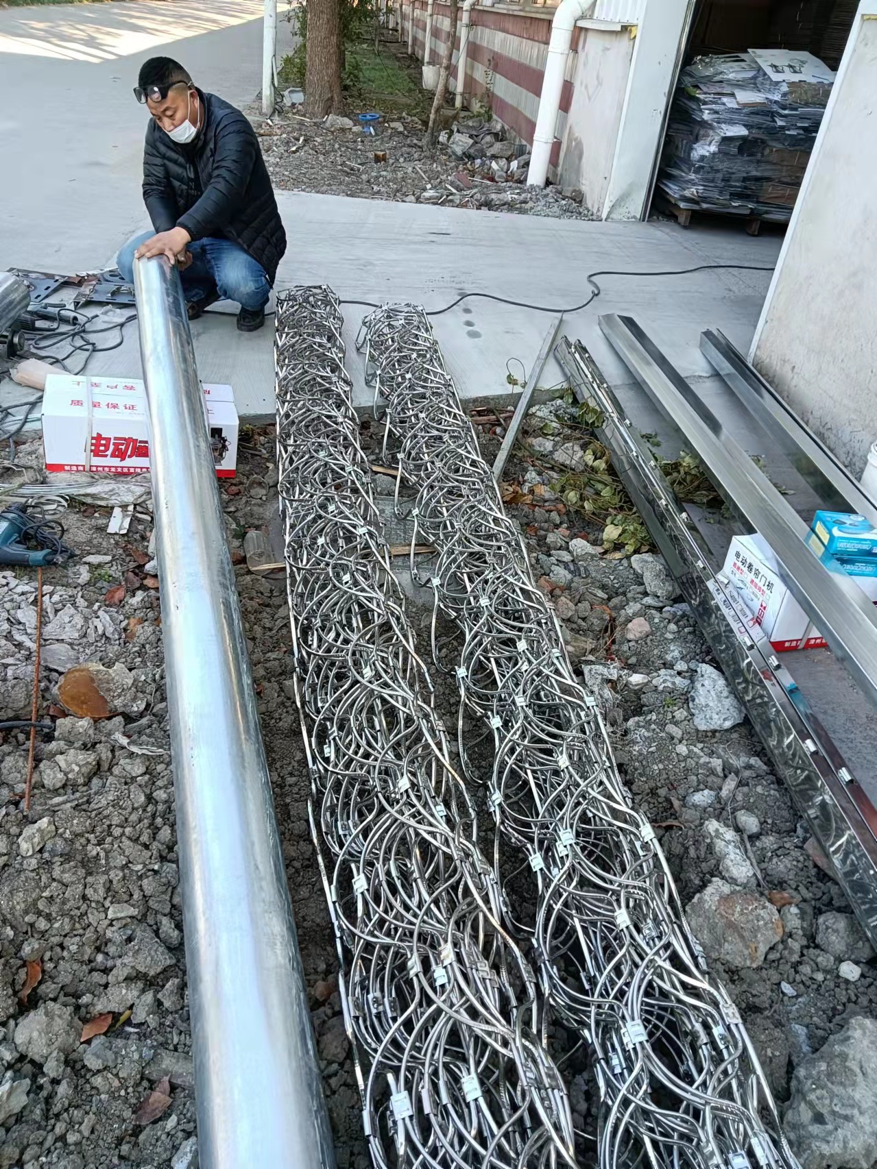 上海铝合金折叠门 电动水晶门 不锈钢网型门定做