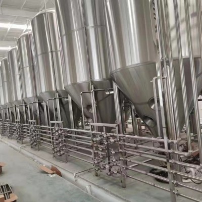 供应新疆大型啤酒厂设备的厂家 产量50吨的啤酒设备