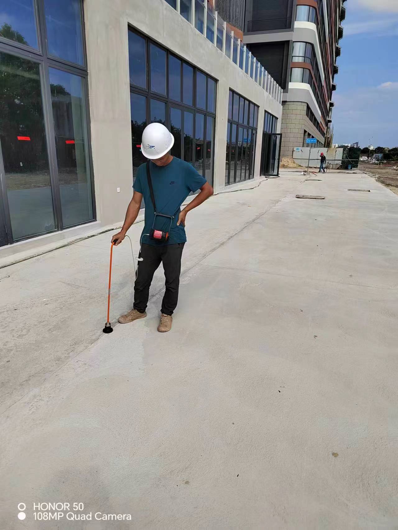 专业使用气体探测埋地管道损坏漏水和不保压