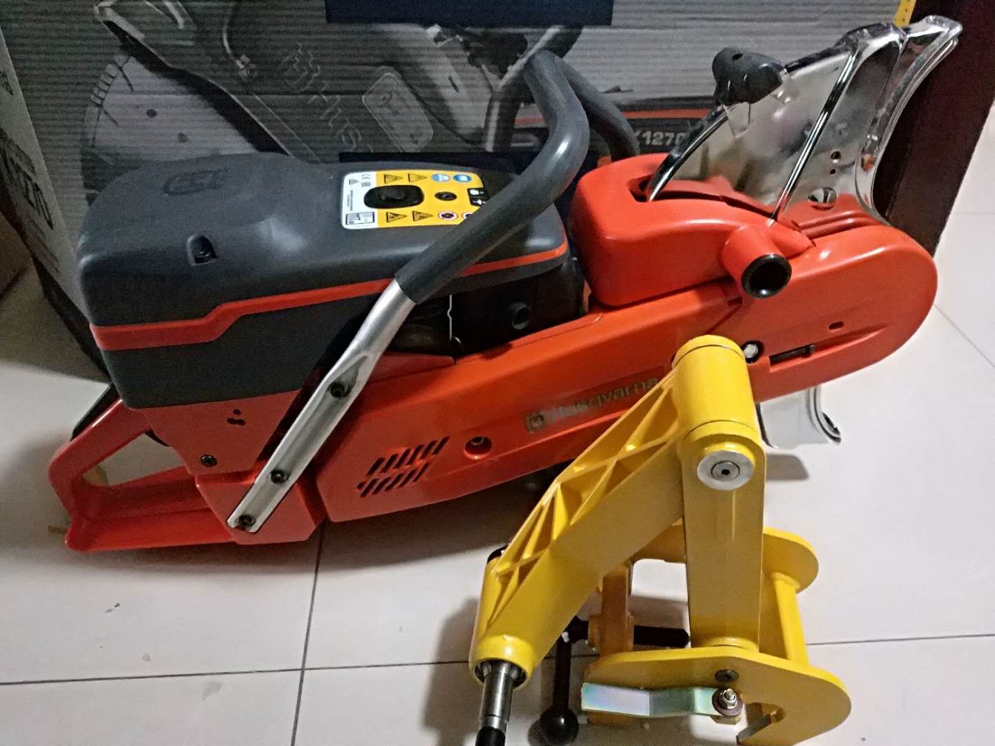 秦皇岛鞍铁铁路钢轨锯轨机_器材厂_工作流程