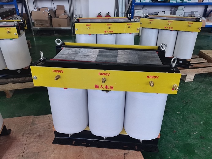 移动储能车 380v变690v隔离变压器